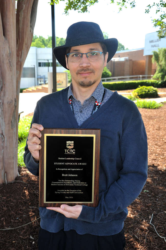 Brett Johnson Recipient Of Student Advocate Award DSC 0959
